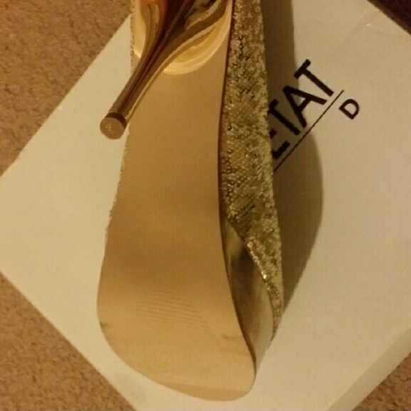 Shoes - Picture 3 of 3