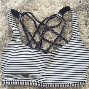 Lululemon free to be bra