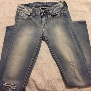 American Eagle Destroyed Jeans