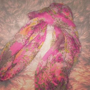 VINTAGE FLORAL SCARF.