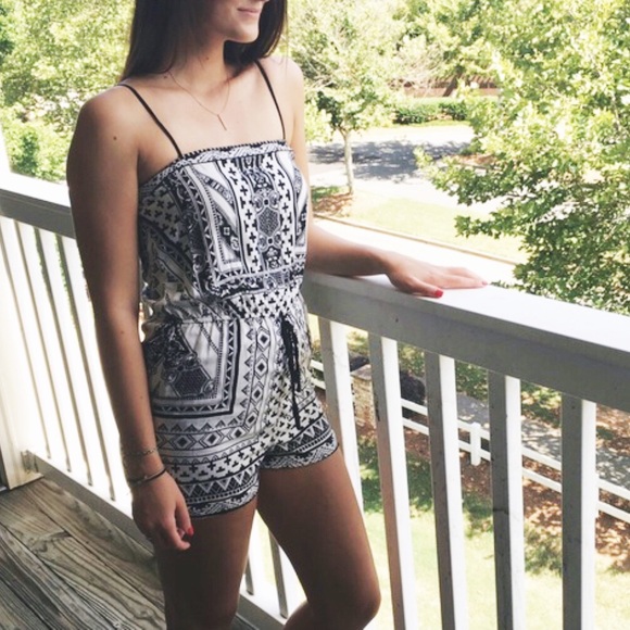 Black and White Aztec Romper. Worn once! - Picture 2 of 4