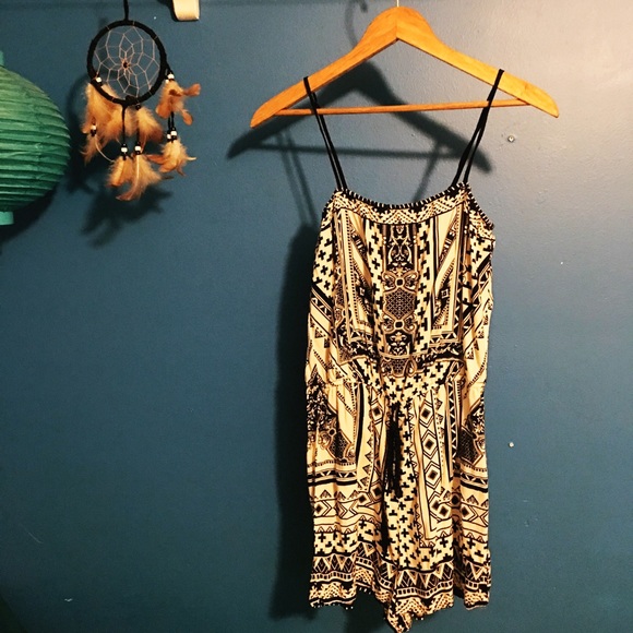 Black and White Aztec Romper. Worn once! - Picture 4 of 4