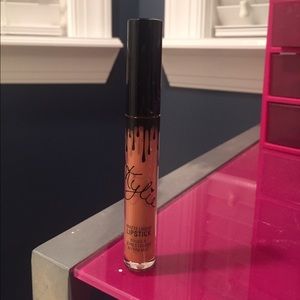 KYLIE MATTE LIQUID LIPSTICK