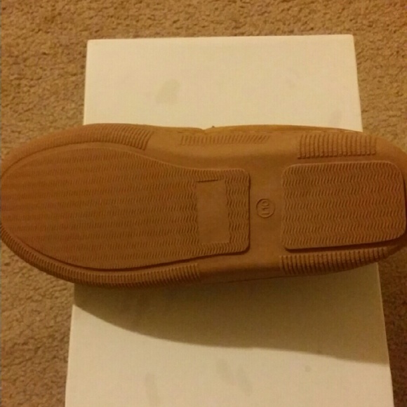 Shoes. - Picture 2 of 2