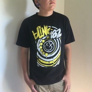 New ! Blink 182 band tee