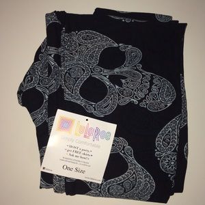 LuLaRoe OS Black & White Paisley Skulls