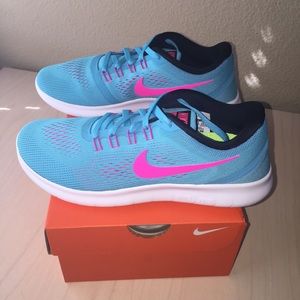 Brand New NIKE Free Runs