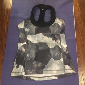 Lululemon top
