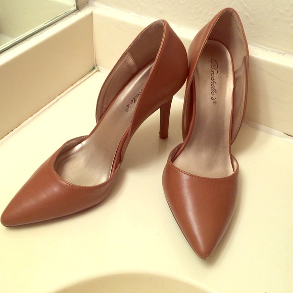 Brown Pumps