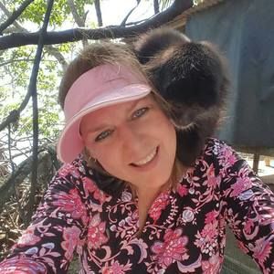 Meet your Posher, Debbie