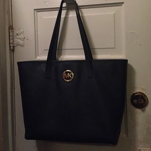 Michael Kors Navy Jet Set Travel Style Bag
