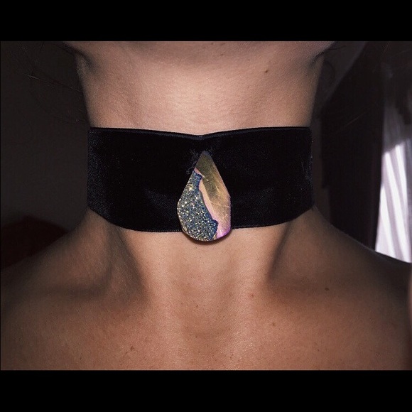 Black velvet druzy pendant choker