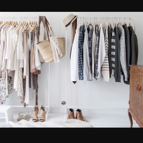 Meet your Posher, Tera - Picture 3 of 3