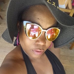 Meet your Posher, Lashaunda