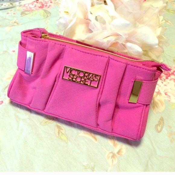 PINK VICTORIAS SECRET BAG