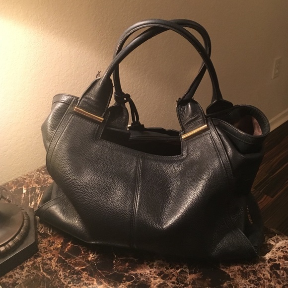 Black leather Vince Camuto purse
