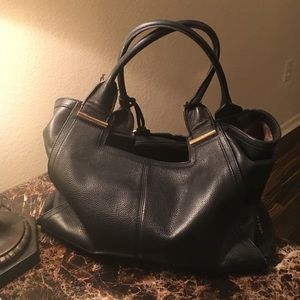 Black leather Vince Camuto purse