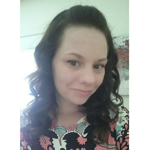 Meet your Posher, Ashley - Picture 2 of 4