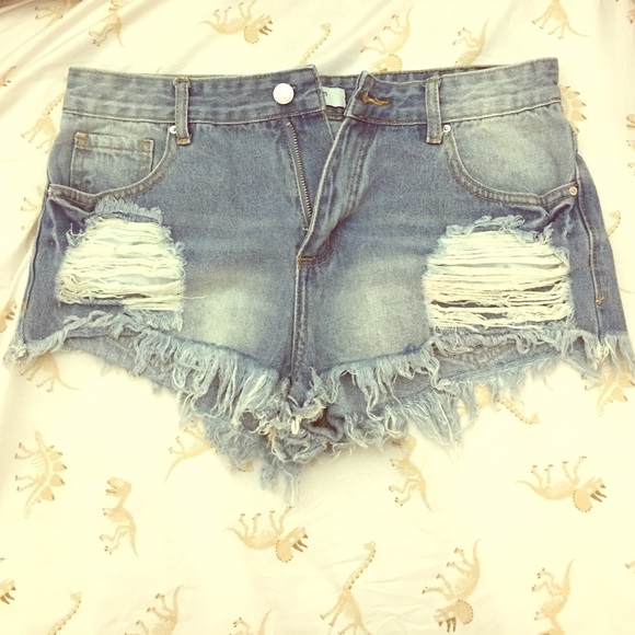 Forever 21 Festival short medium wash