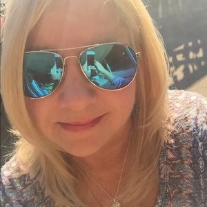 Meet your Posher, Pam