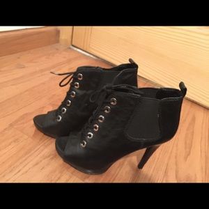 Nine West lace up with open toe