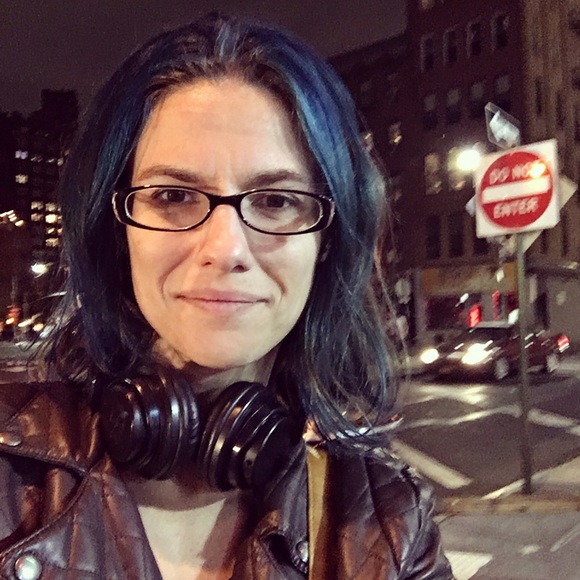 Meet your Posher, Kat - Picture 2 of 2