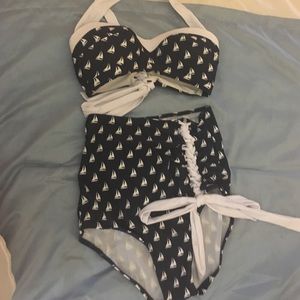 Retro high waisted 2 piece bathing suit