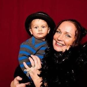 Meet your Posher, Larrie