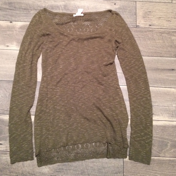 Tulle sweater top size medium new