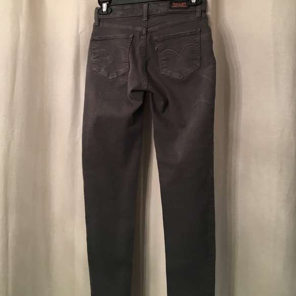 Levi's - Picture 3 of 4