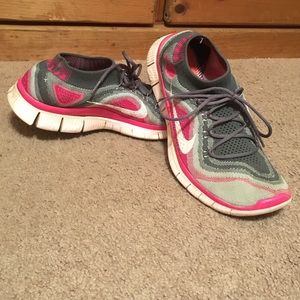 Women's Nike free 5.0 sock material tennis shoes