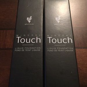Mineral Touch Liquid Touch Foundation in Velour