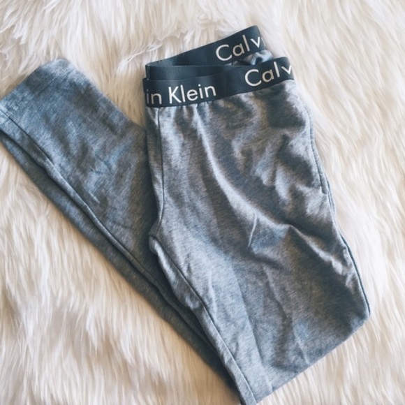 Grey Calvin Klein leggings 🐳