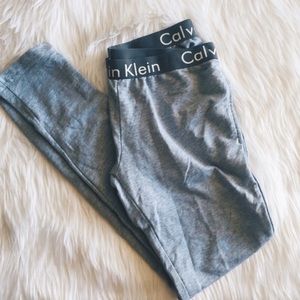 Grey Calvin Klein leggings 🐳