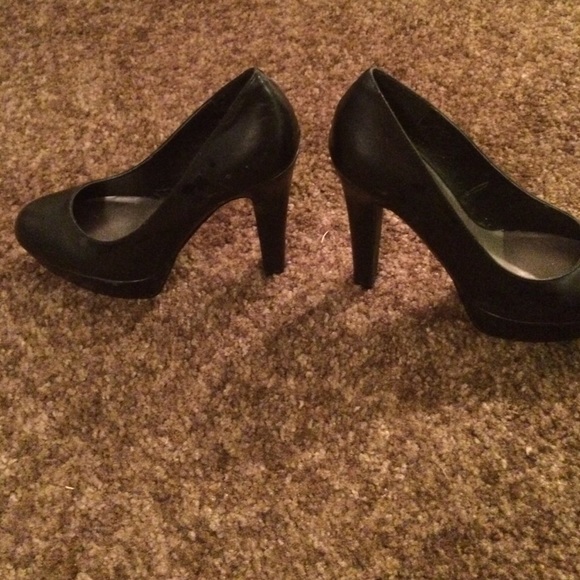 REDUCED!! - Picture 2 of 3