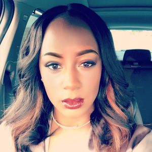 Meet your Posher, Ebonii Lachea