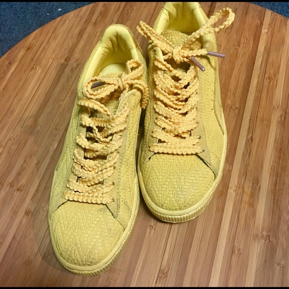 Puma tennis shoes