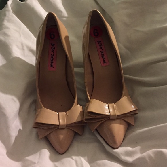 Betsey Johnson pumps