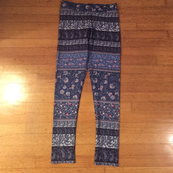 American Eagle Blue Paisley & Pink Flower Leggings