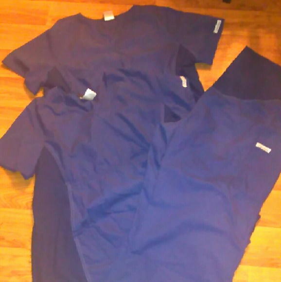 Maternity Scrubs XL 2 Tops, 1 Pant