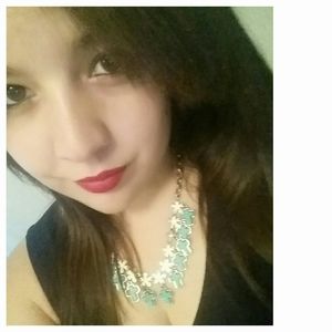 Meet your Posher, Yanitza