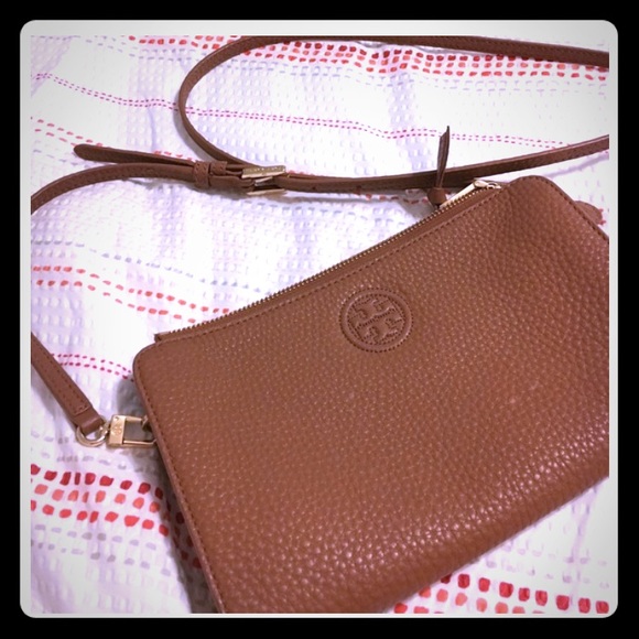 Tory Burch Handbags - Authentic Tory burch cross body