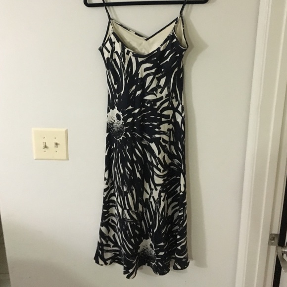Gorgeous & flattering silk slip dress - Picture 2 of 3