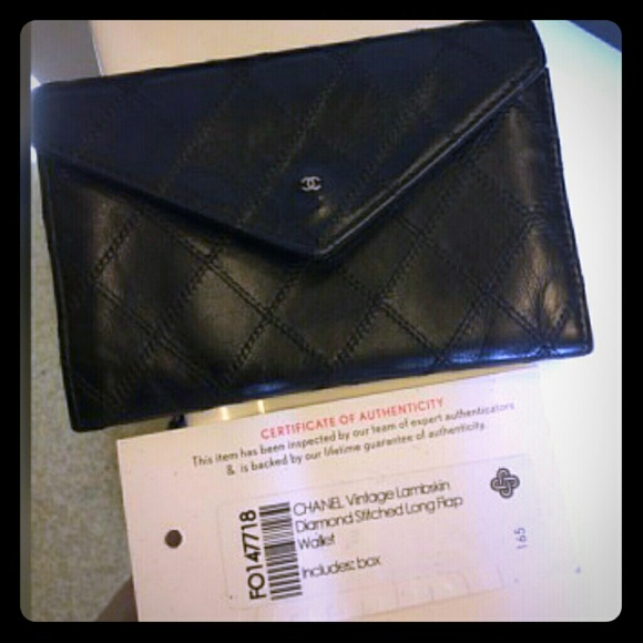 Authentic CHANEL Lambskin  Bifold Wallet