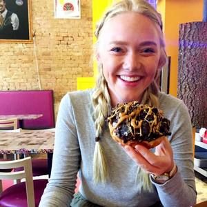 Meet your Posher, Caroline