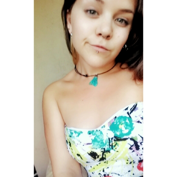 Meet your Posher, Emily - Picture 1 of 1