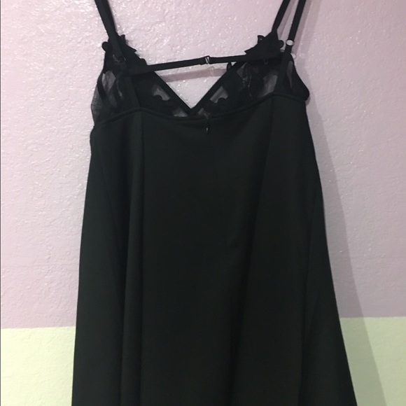 Black lace skater dress - Picture 2 of 3