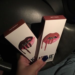 Kylie Jenner cosmetics- bundle deal