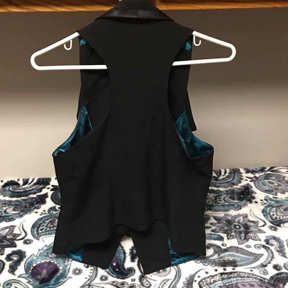 Vest - Picture 2 of 2
