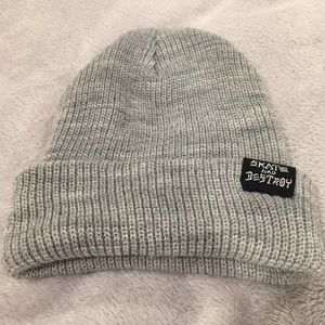 Grey thrasher beanie